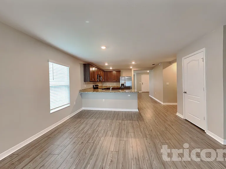 443 Underwood Trl — Photo 2