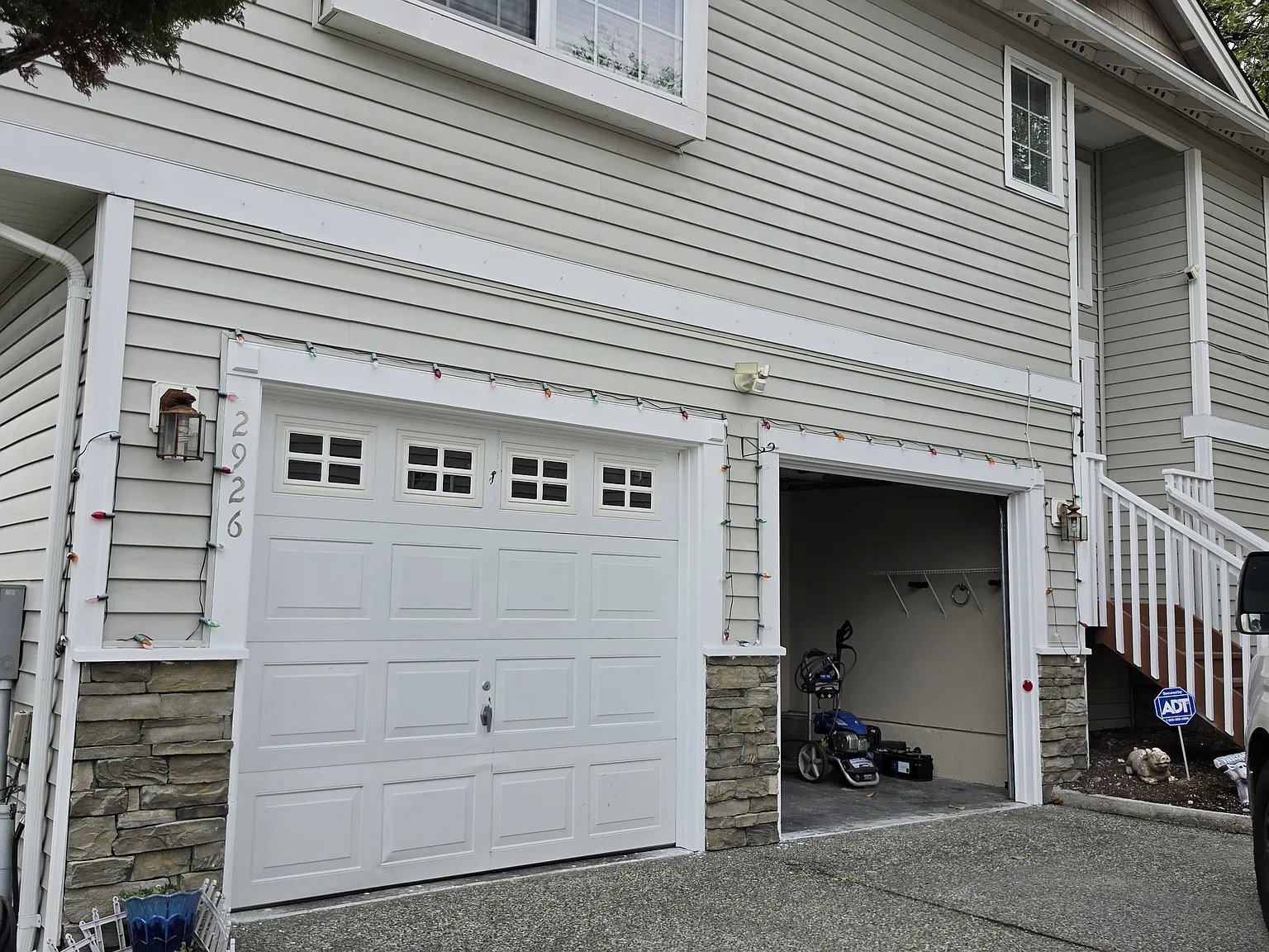 3 bed, 1304 sqft, $3,500 — Photo 2