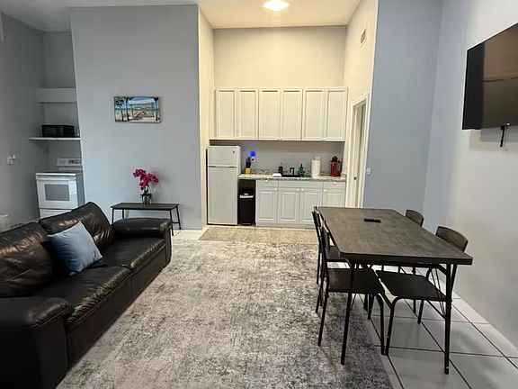 5th image of 5816 Regent Rd #1B