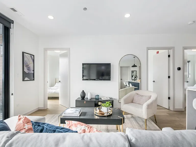 514 W Arlington Pl #801 — Photo 5