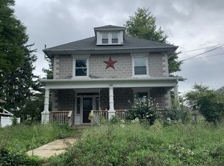 242 E Main St, Leola, PA 17540