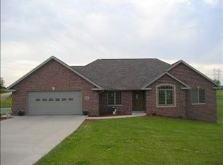 7537 Prairie View Ln, Dubuque, IA 52003