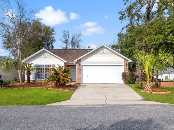 966 John Wayne Cir, Fort Walton Beach, FL 32547