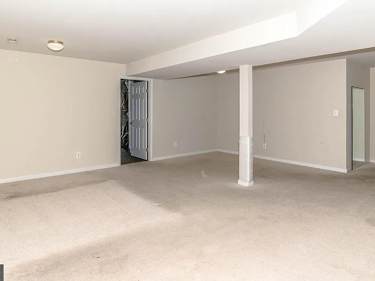 8004 Towering Oak Way — Photo 15