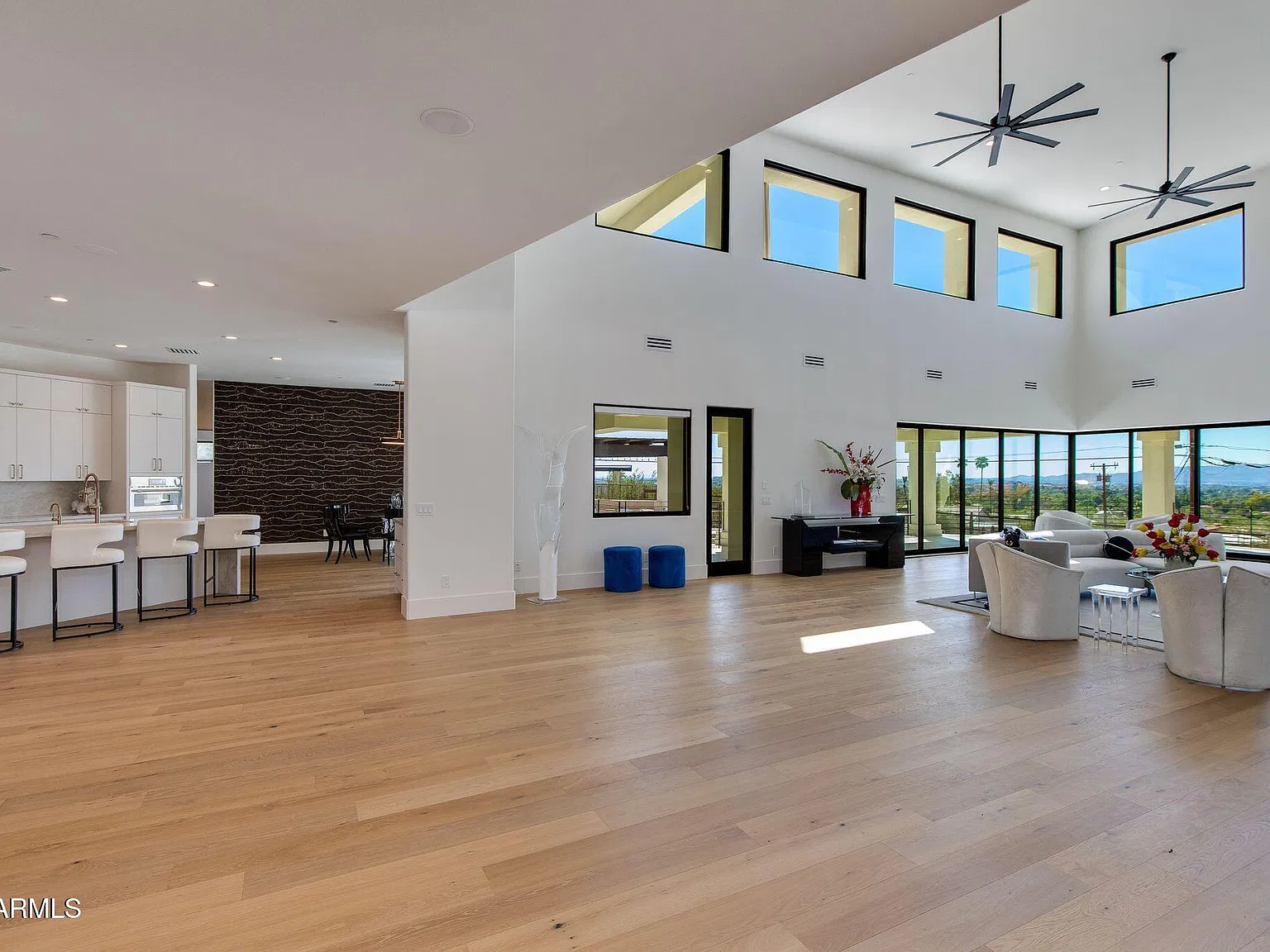 7 bed, 9.0 bath, 10035 sqft, $35,000 — Photo 4