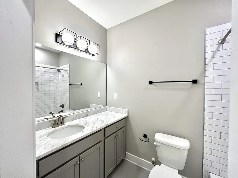26 N McLean Blvd #201 — Photo 18