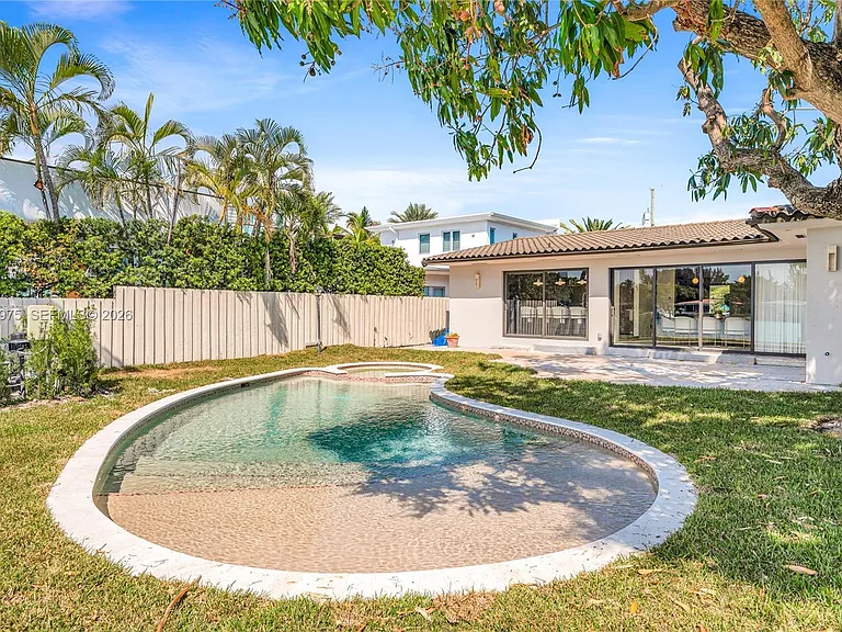 1170 S Biscayne Point Rd — Photo 44