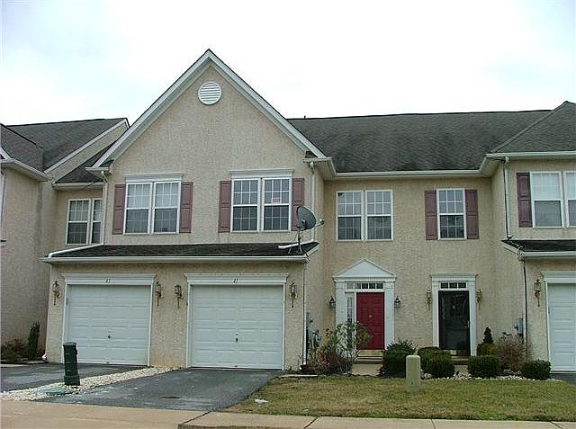 Welcome to 41 W Sarazen Dr!