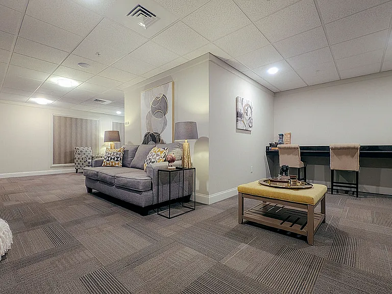 410 - 5th Floor