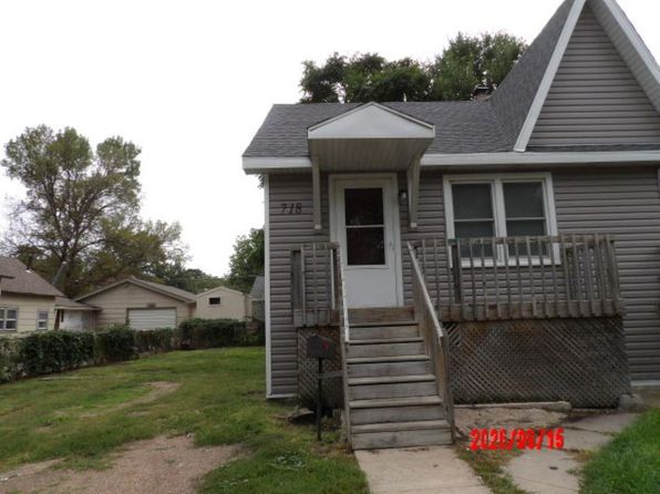 718 W 3rd St