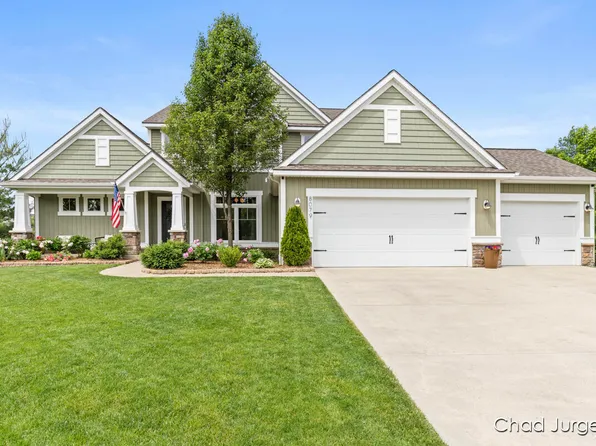 8079 Greendale Dr SE, Byron Center, MI 49315