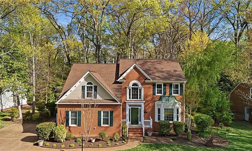 1st image of 104 Regatta Ln