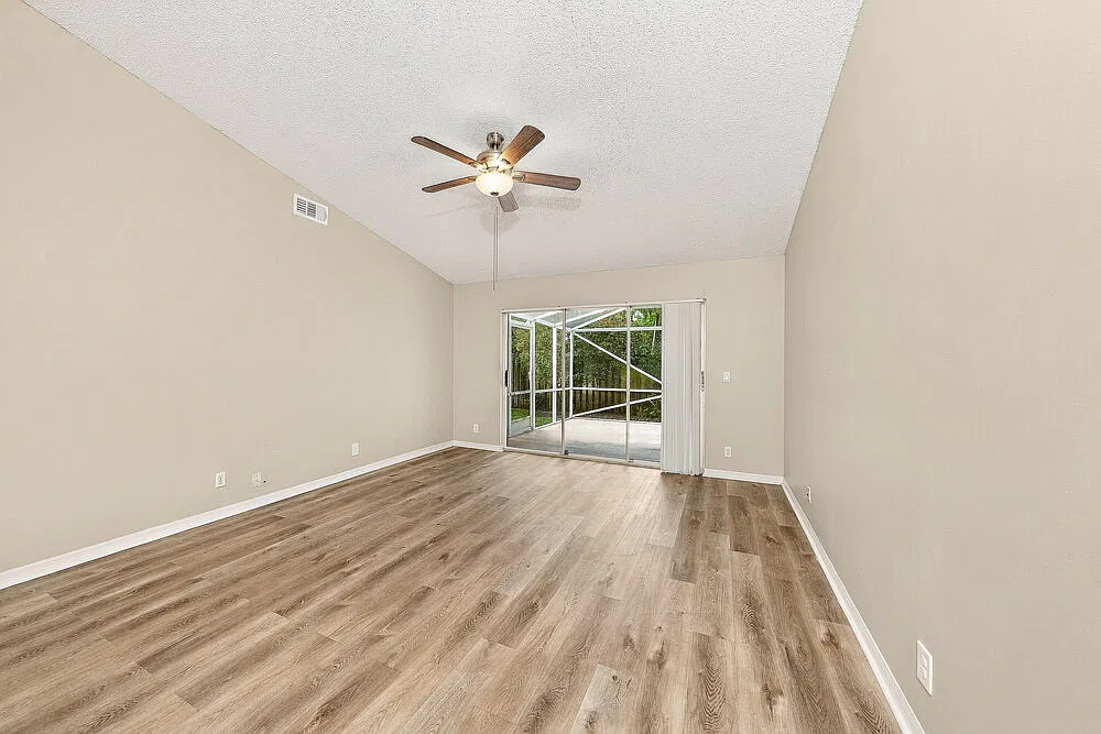 3 bed, 2.0 bath, 1908 sqft, $3,520 — Photo 4