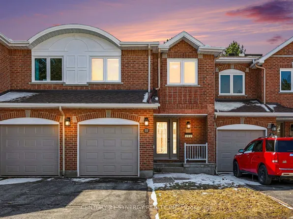 11 Grandcourt Dr, Ottawa, ON K2G 5X1