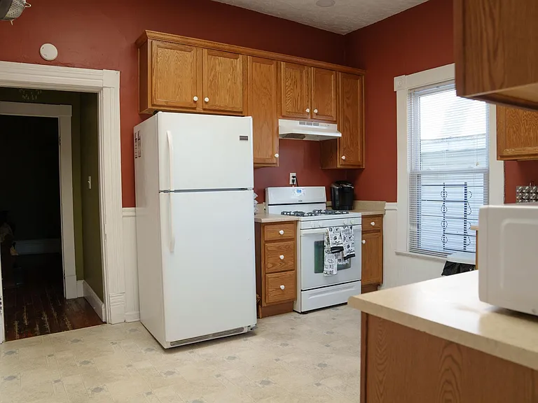 326 Blackburn Ave — Photo 10
