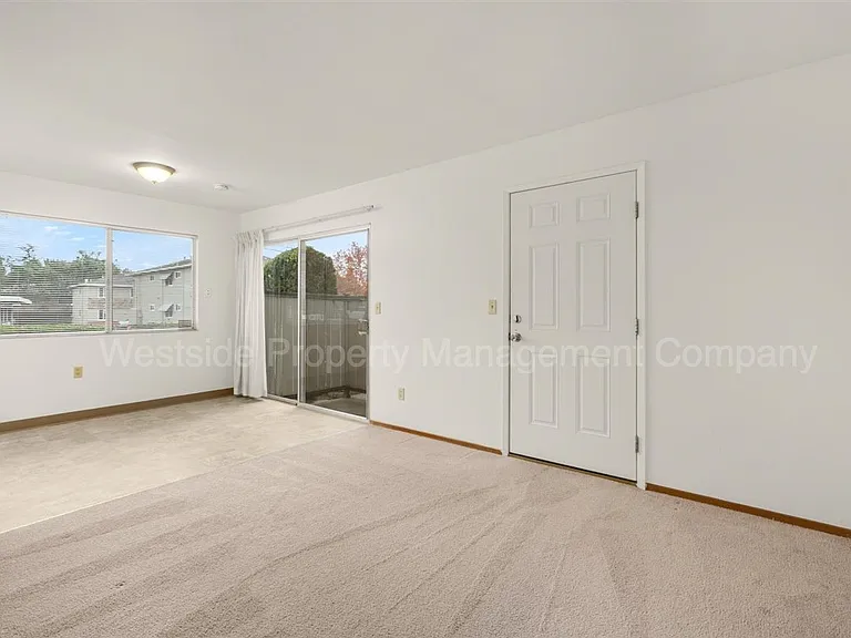 116 Towne Ter #1 — Photo 4