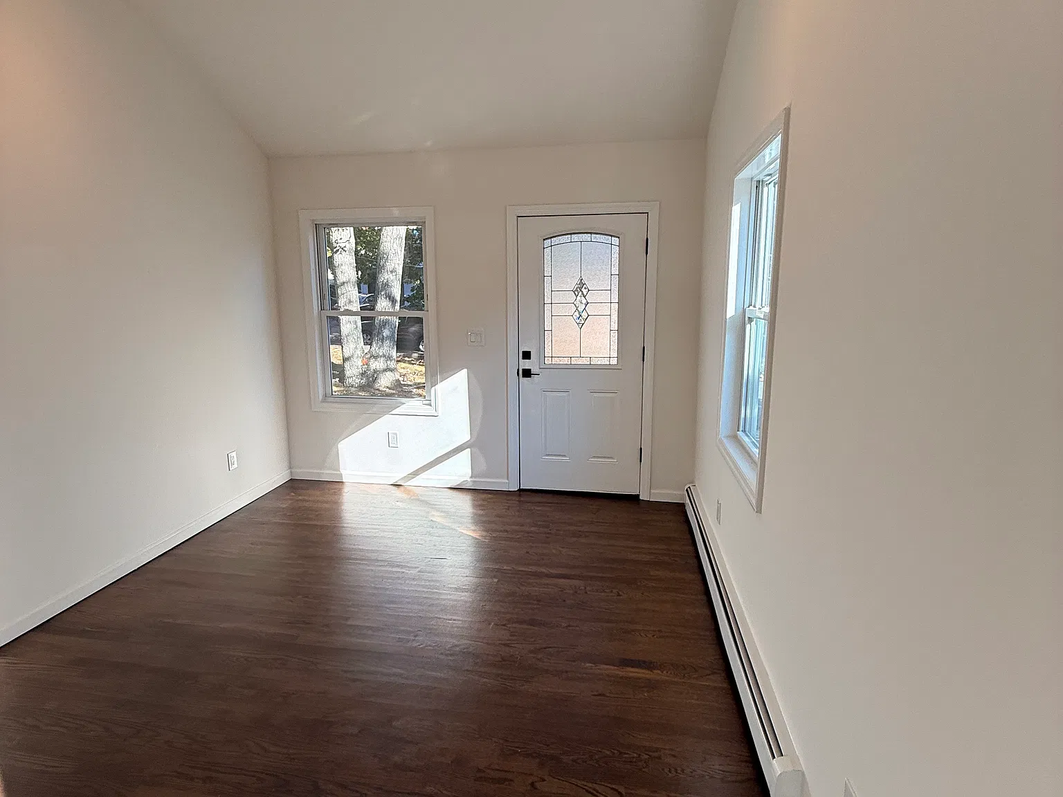 2 bed, 750 sqft, $3,000 — Photo 3