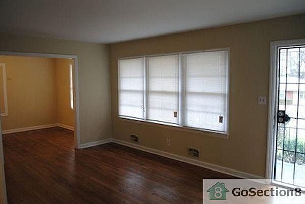 2nd image of 2647 Fairlane Dr SE