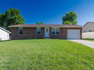 1046 Hillcrest Dr, East Alton, IL