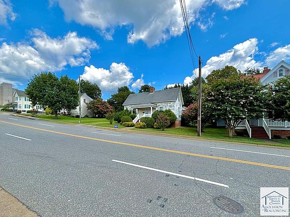 2nd image of 31 Ellsworth St