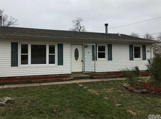 1 Cummings St, Bay Shore, NY 11706