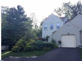 1710 Hawkins Dr, Southampton, PA