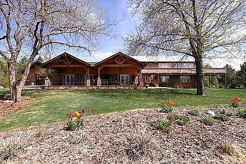 Lrg Veranda & wrap ar'd deck