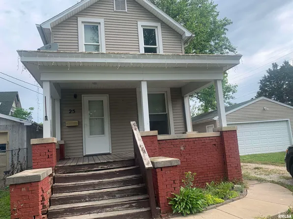 25 E Oak St, Canton, IL 61520