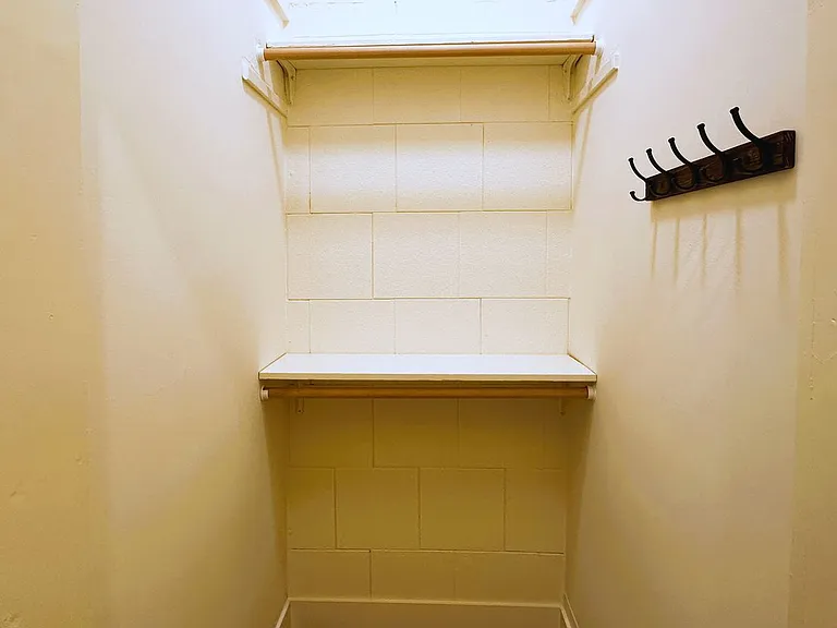 524 Western Ave — Photo 15