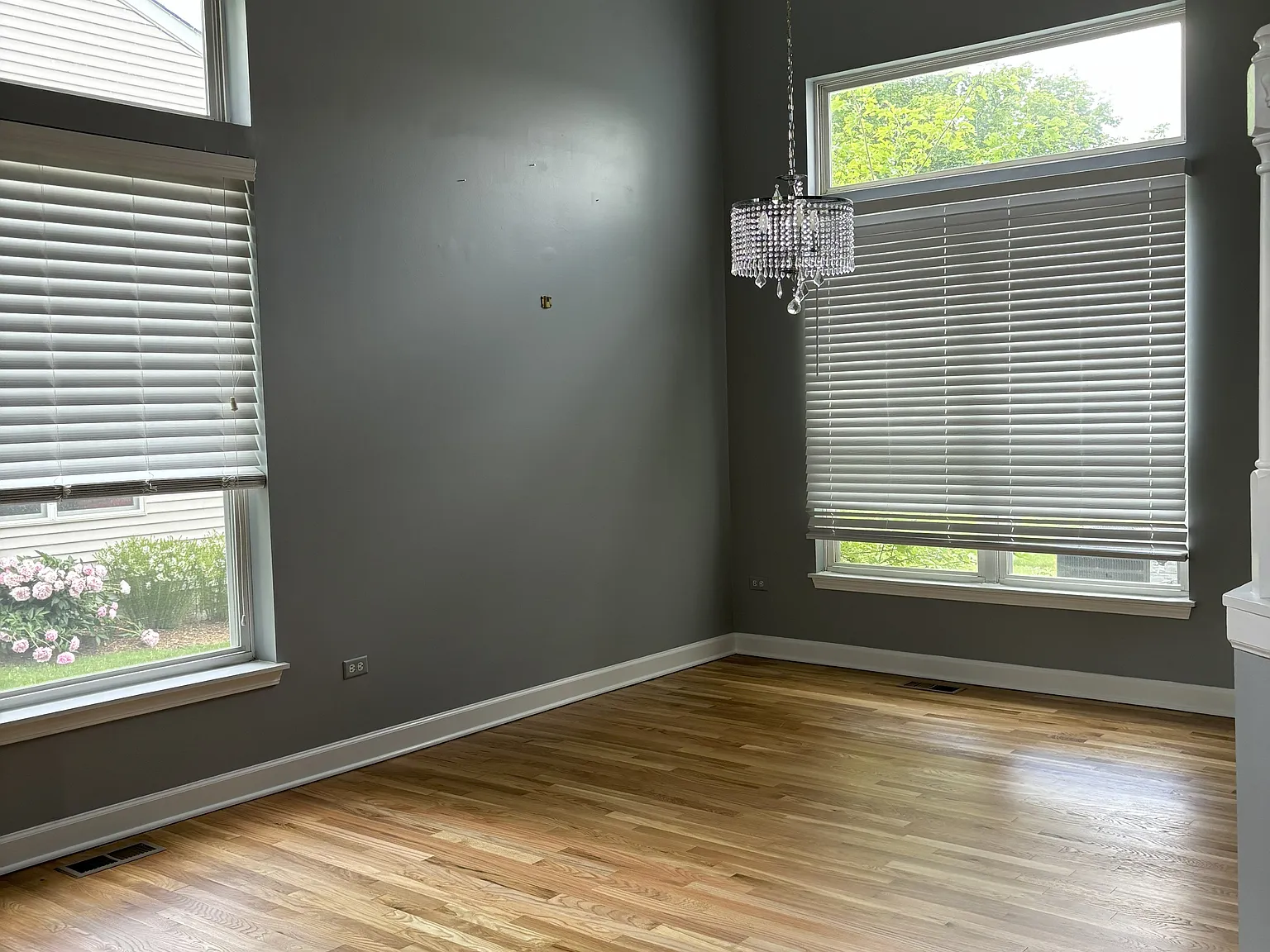 5 bed, 2293 sqft, $3,999 — Photo 4
