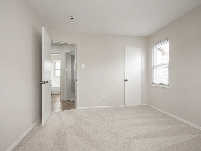 26351 Farringdon Ave — Photo 14