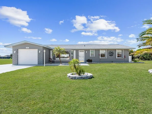 202 Caddy Rd, Rotonda West, FL 33947