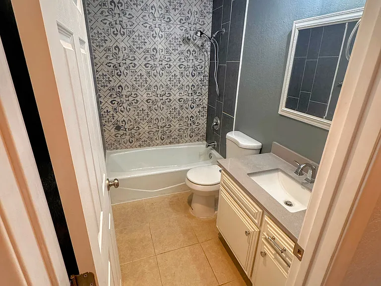 9903 Cedar St #4 — Photo 14