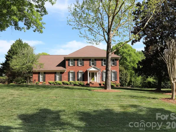 8810 Scarsdale Dr, Mint Hill, NC 28227