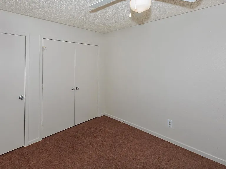 1007 Nnw Loop #323 — Photo 18