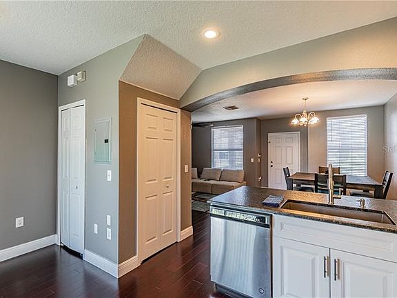 Home For Sale In Lakewood Ridge