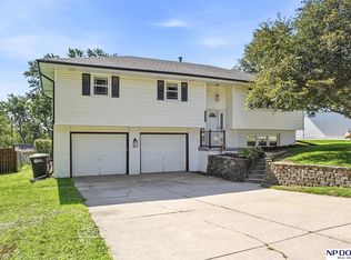 4029 N 93rd St, Omaha, NE 68134