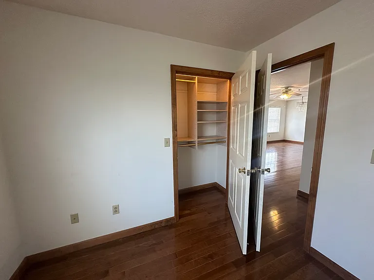 3209 Clement Ave #12 — Photo 6