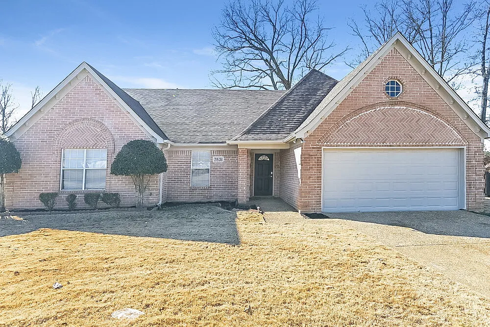 4 bed, 2.0 bath, 1954 sqft, $2,135 — Photo 1