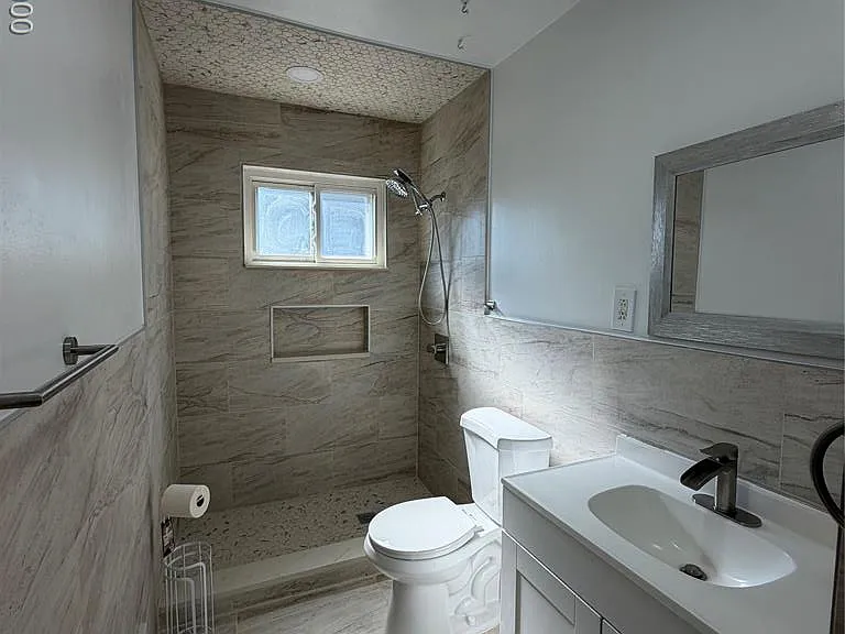 25647 Hanover St — Photo 16