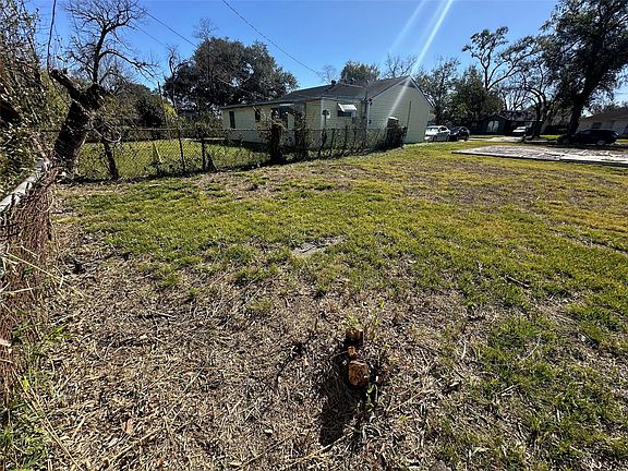 4th image of 3919 Zephyr St Lot 19