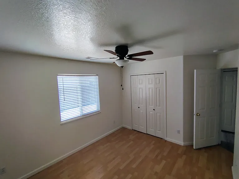 490 Sundown Dr — Photo 9