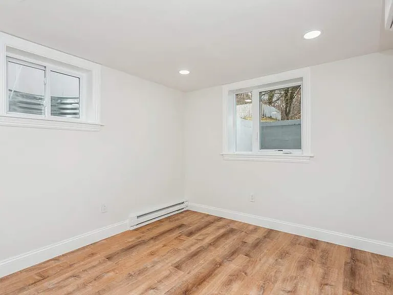 11 Woodlawn Ave #11A — Photo 4
