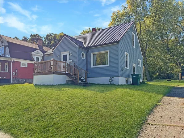 3039 McClelland Ave, New Castle, PA 16101