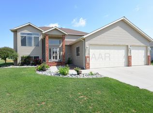 1728 42nd Ave S, Moorhead, MN 56560