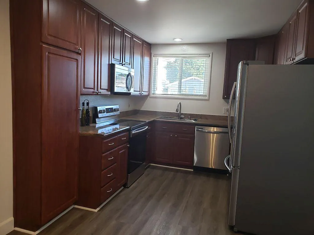 3 bed, 1485 sqft, $4,250 — Photo 2