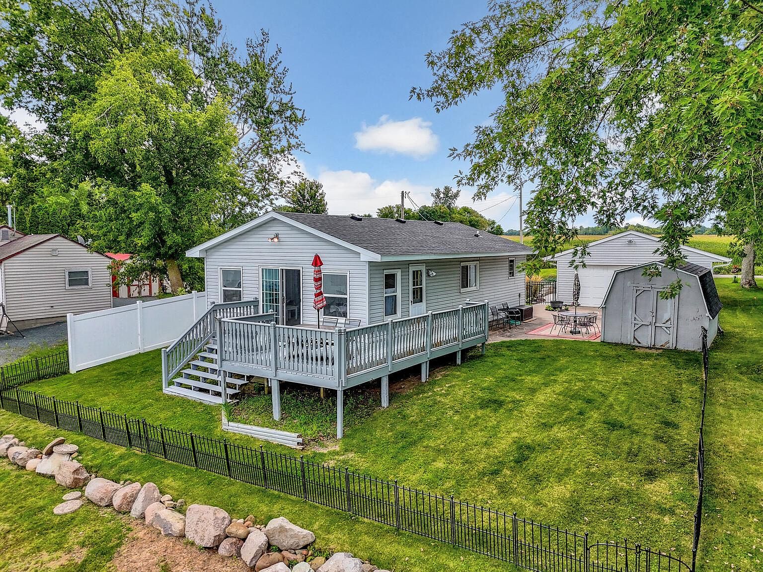 11890 Mentzer Trl, Lindstrom, MN 55045 | Zillow, image size:1536x1152