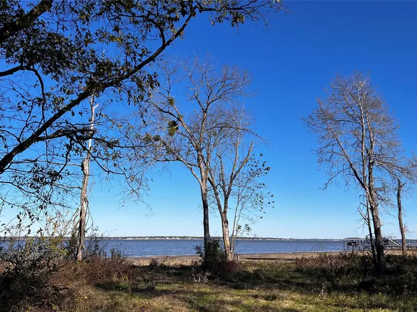 8455 Southern Shore Ct, Kemp, TX 75143