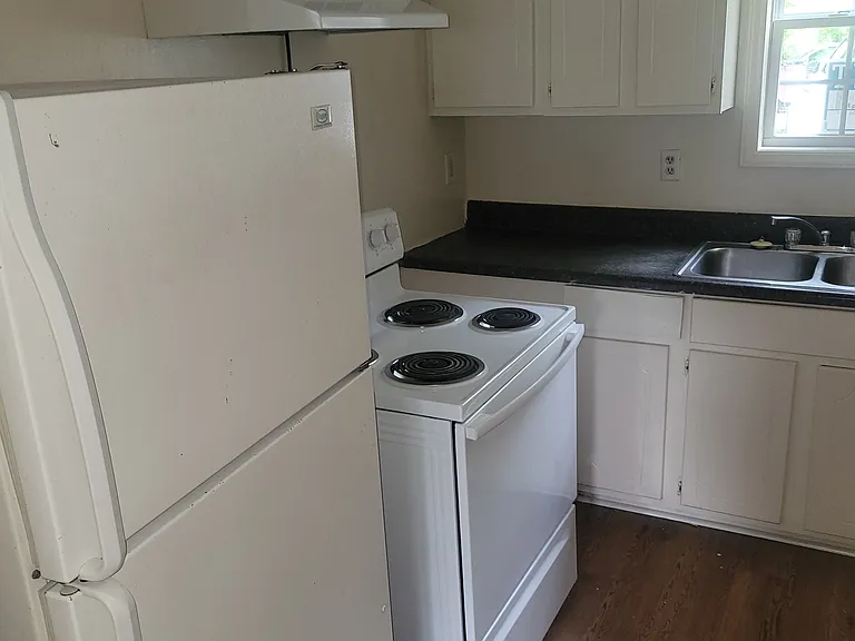 110 Arlington Retreat Apartments #4 — Photo 21