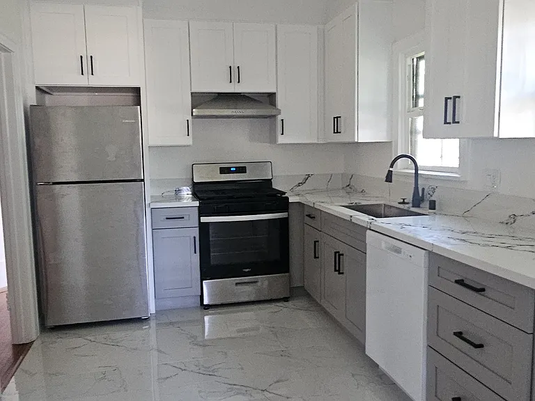465 N Ogden Dr — Photo 1